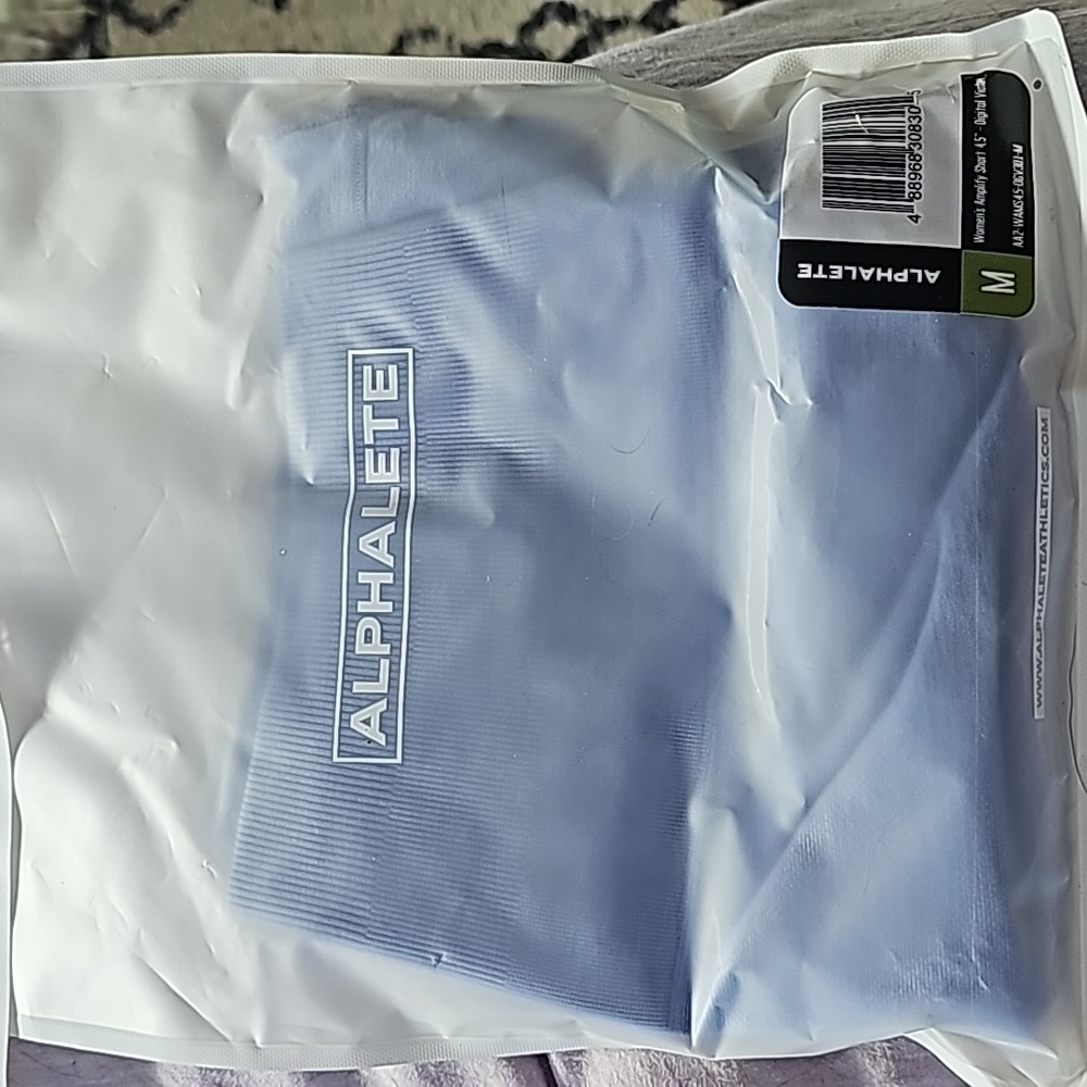 NWT - Alphalete amplify shorts